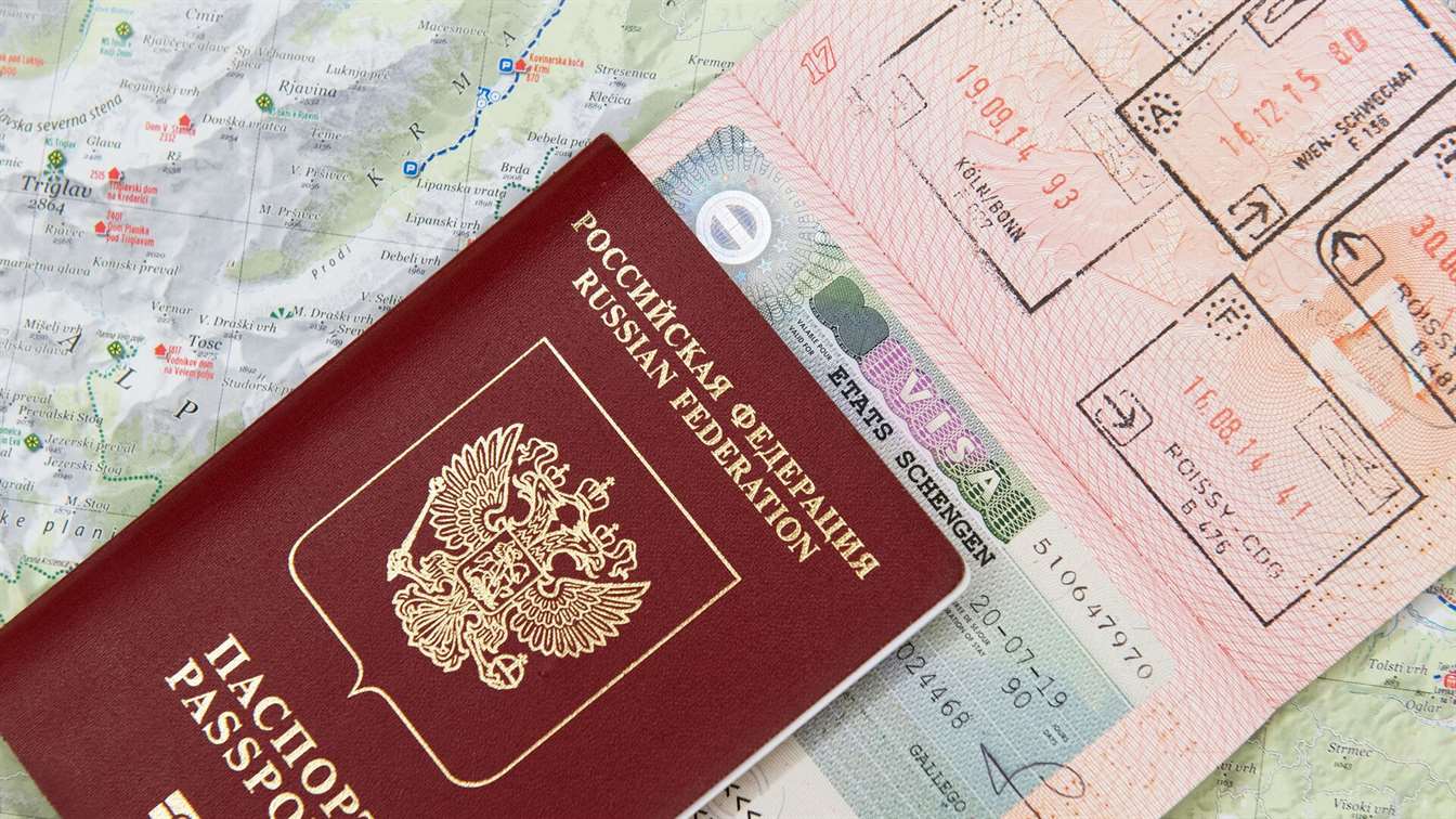 В ЕС рассматривают запрет на выдачу шенгенских виз россиянам
