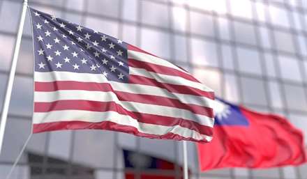 Бывший заместитель госсекретаря США посетил Тайвань