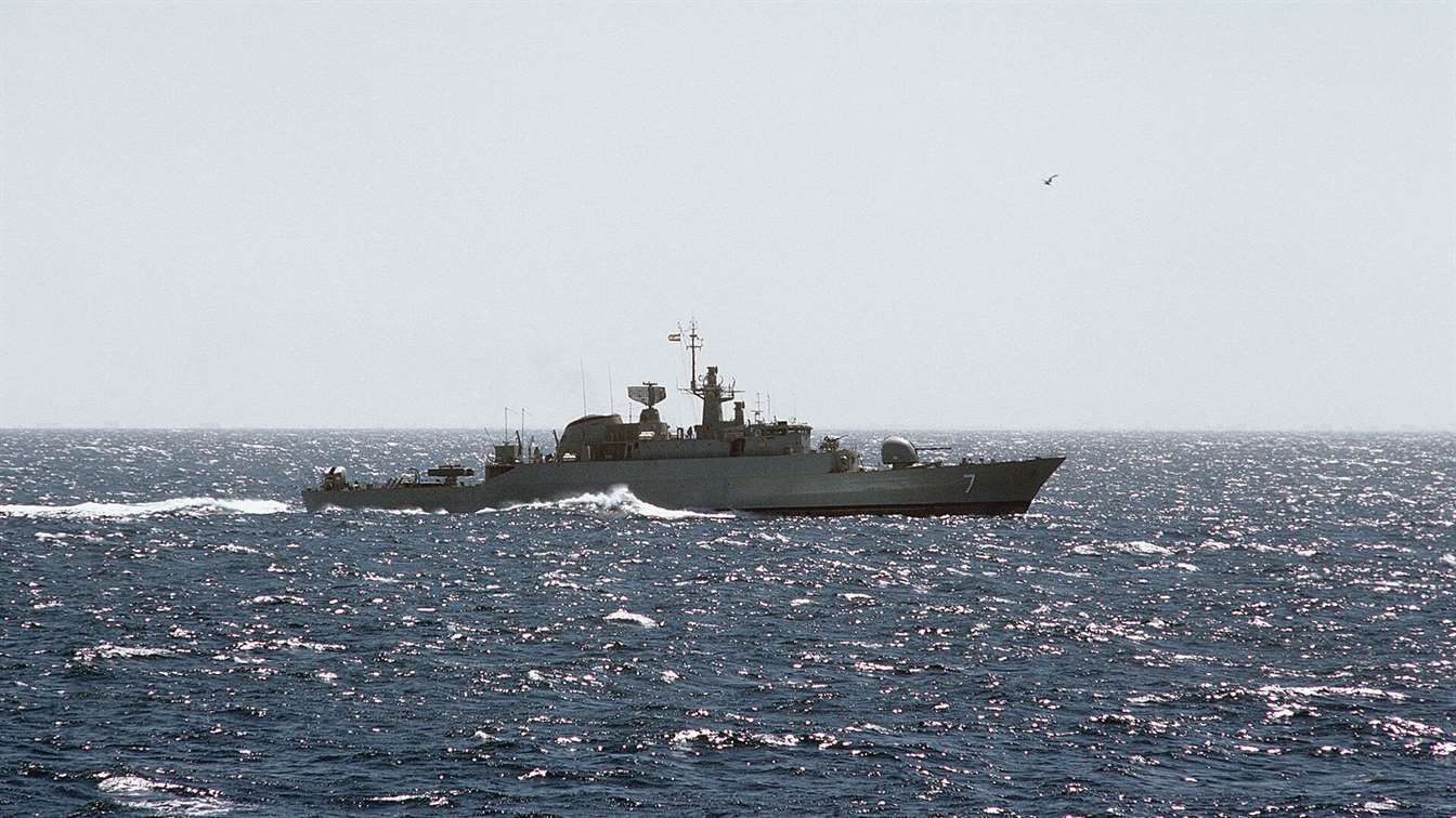 Военно-морской флот Ирана захватил нефтяной танкер в Оманском заливе