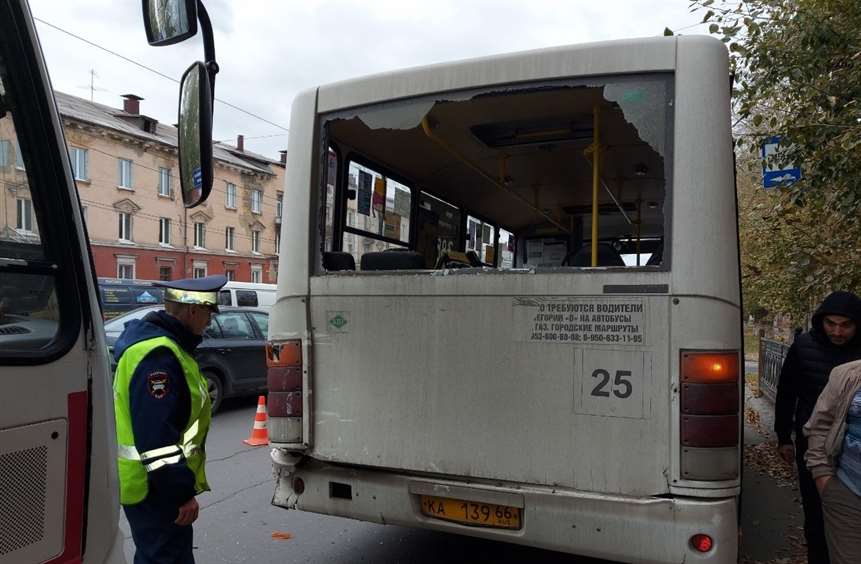 В Нижнем Тагиле полиция выясняет обстоятельства ДТП с двумя пассажирскими автобусами