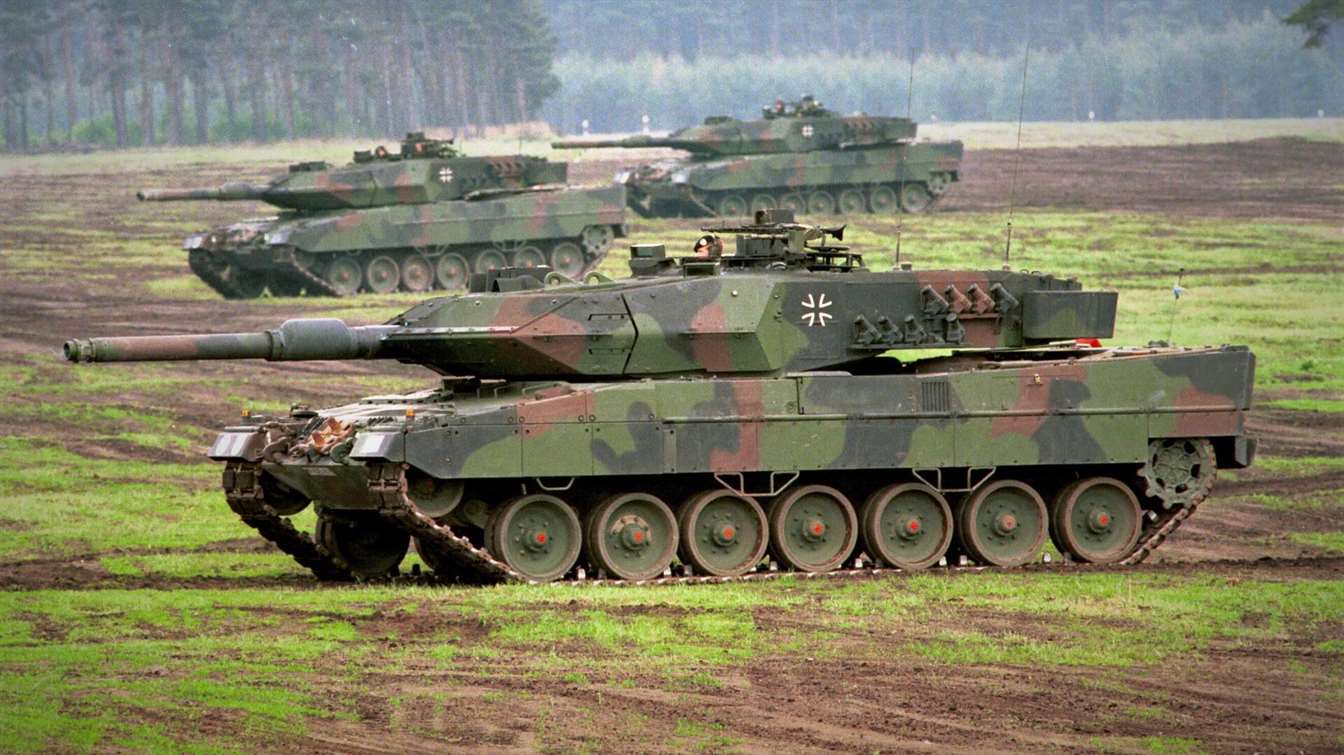 Концерн Rheinmetall AG собирается приступить к ремонту поставленных Киеву танков Leopard уже в августе