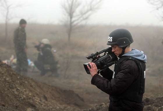 Киев запретил иностранным журналистам находиться на линии фронта из-за больших потерь и неудачного наступления