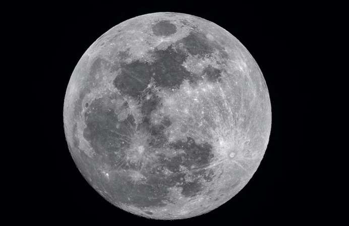 Астроном Кошман: 31 августа россияне смогут наблюдать самую большую Луну года