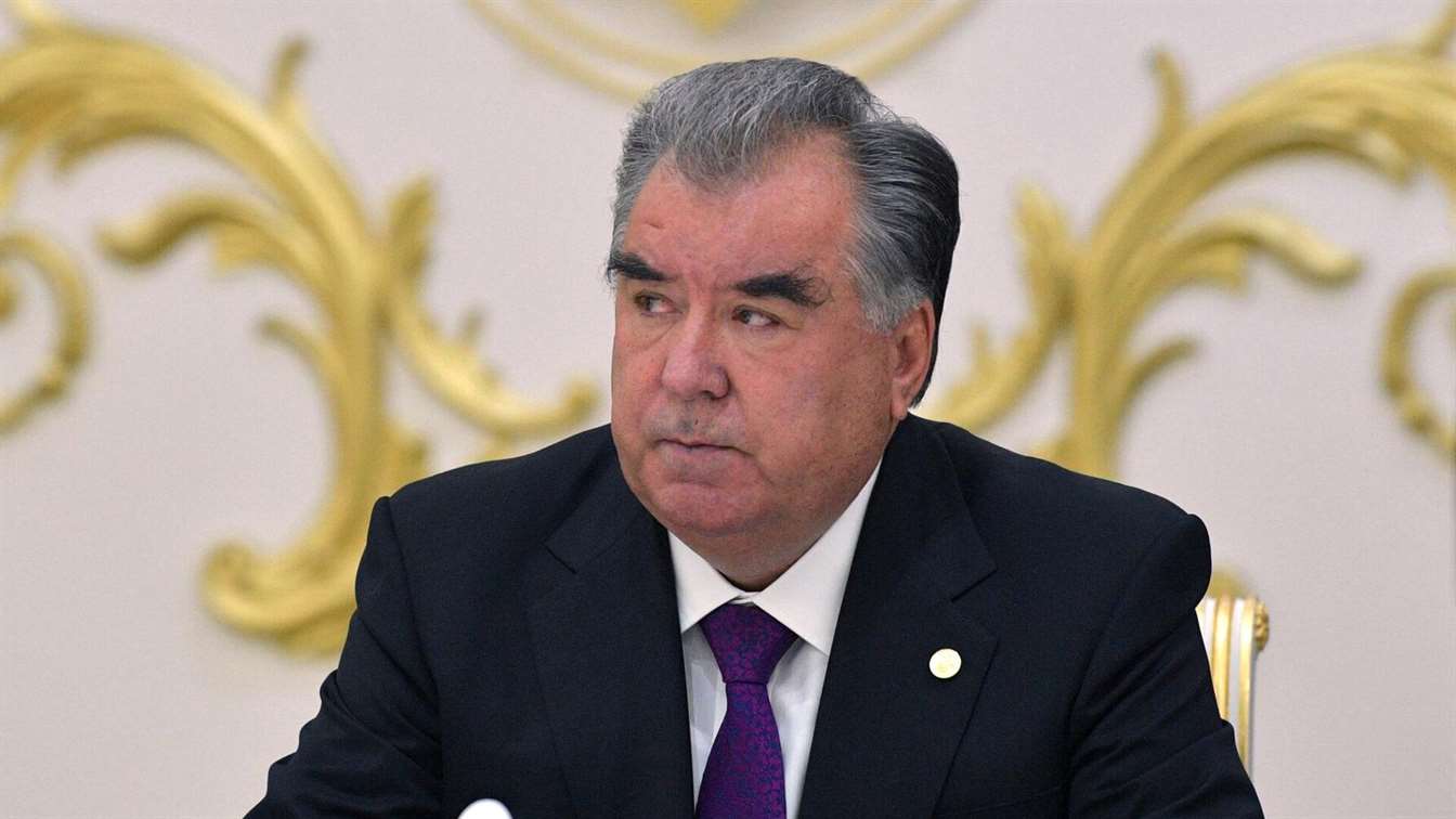 Президент Таджикистана выделил ветеранам ВОВ почти 130 тыс. рублей