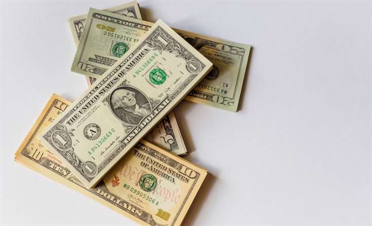Минфин уменьшит объем покупки валюты в августе