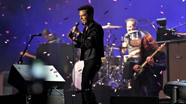 Скандал на концерте The Killers в Грузии: фронтмена освистали за приглашение российского барабанщика