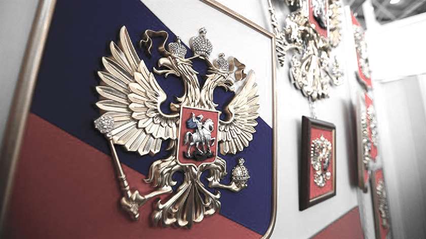 Как Борис Ельцин вернул двуглавого орла в герб России