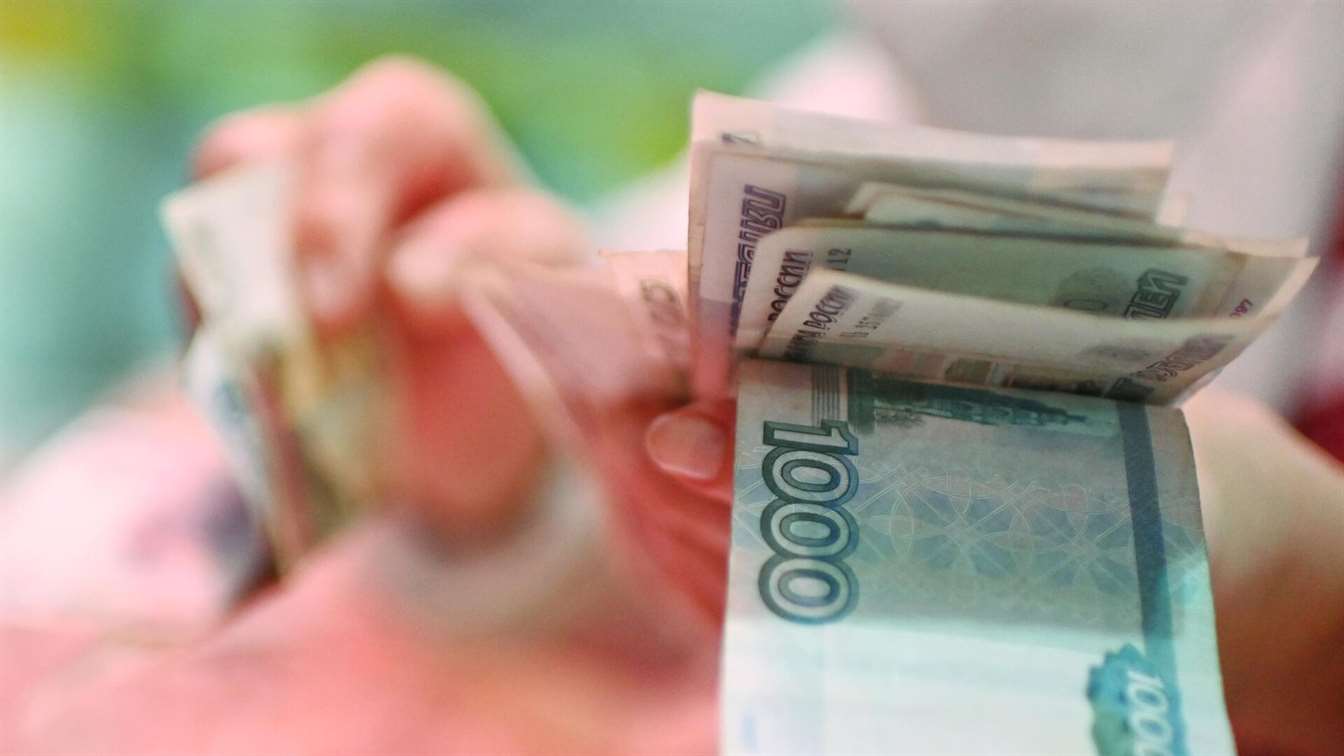Госдума утвердила МРОТ на 2023 год на уровне 16 тысяч рублей