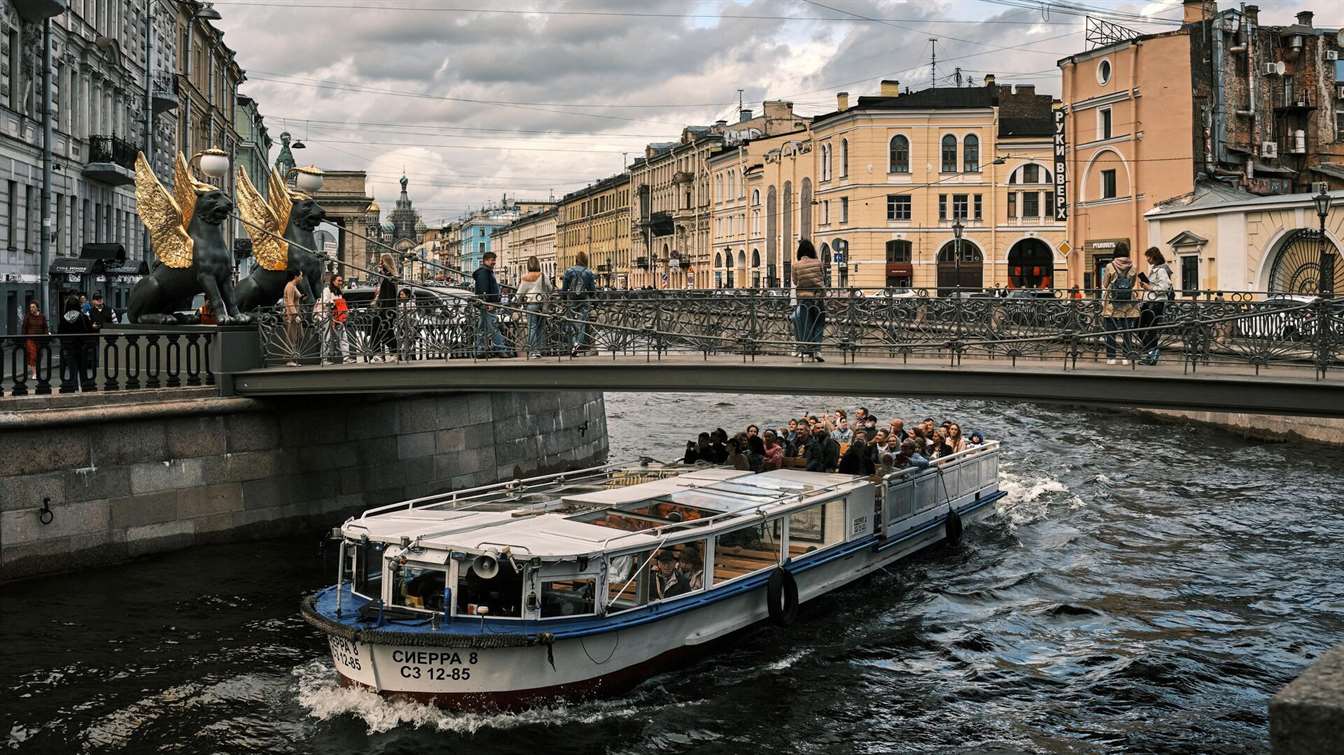 Жители Санкт-Петербурга за год рекордно увеличили траты на культурный досуг