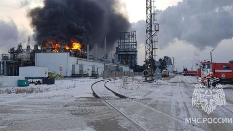 В Ангарске загорелась нефтехимическая площадка, есть погибшие
