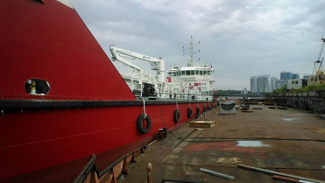 В Норильске капитан танкера пытался украсть 35 тонн дизеля