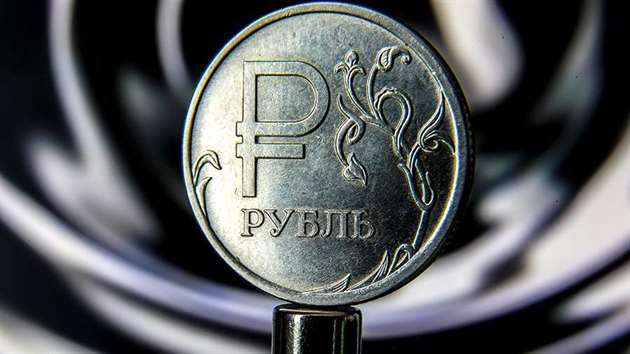 Власти признали роль спекулянтов в обвале рубля и обещают принять жесткие меры