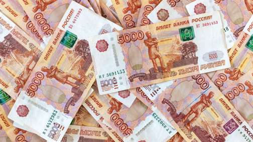 Долги россиян по кредиткам превысили 1,5 трлн рублей