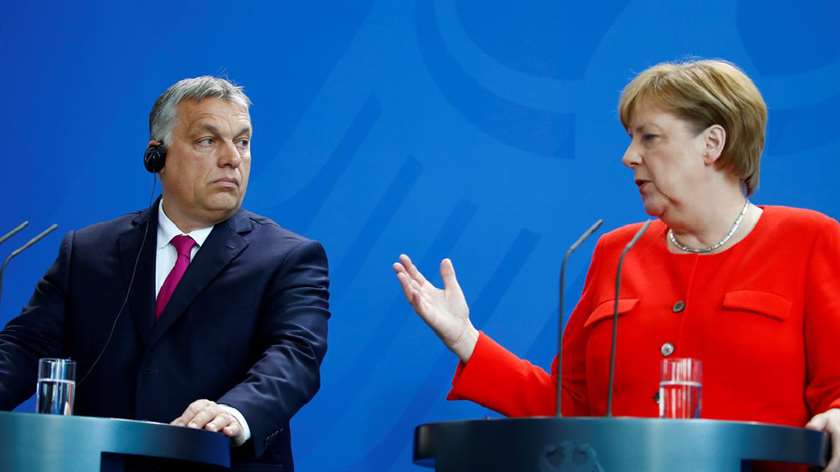 Орбан и Меркель против продолжения конфликта с РФ